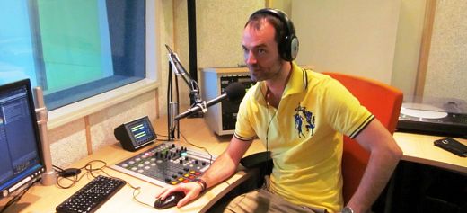 The Greek voice behind the microphone of Amsterdam Municipal Radio