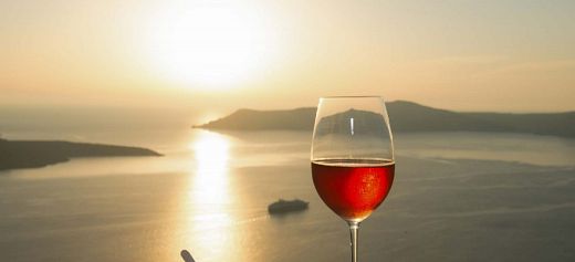 Ένα ελληνικό νησί στους καλύτερους προορισμούς κρασιού στην Ευρώπη