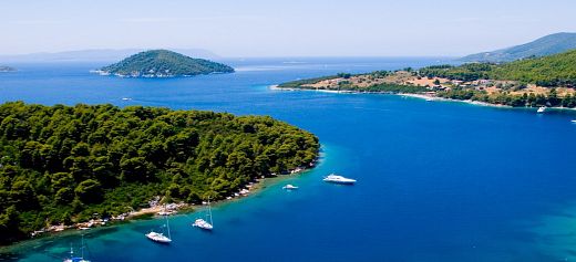2 Greek islands in the best family holiday hotspots