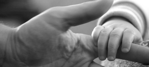 Νέα έρευνα δείχνει ότι η ενασχόληση του πατέρα με το μωρό επηρεάζει την νοητική ανάπτυξη
