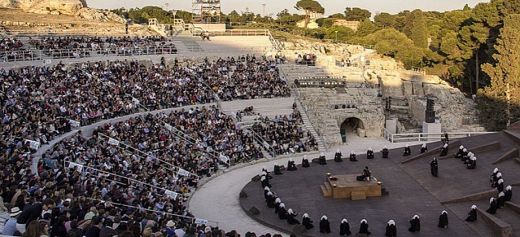 Μια ελληνική θεατρική ομάδα στο φεστιβάλ Αρχαίου Δράματος Νέων στη Σικελία
