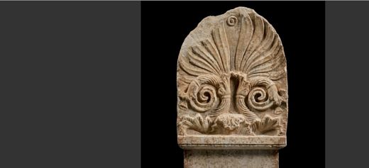 Ο Έλληνας κυνηγός κλεμμένων αρχαιοτήτων εντόπισε ελληνική μαρμάρινη στήλη