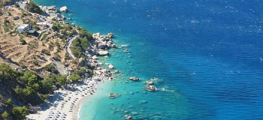 10 μέρη στην Ελλάδα που πρέπει να επισκεφθείτε αυτό το καλοκαίρι