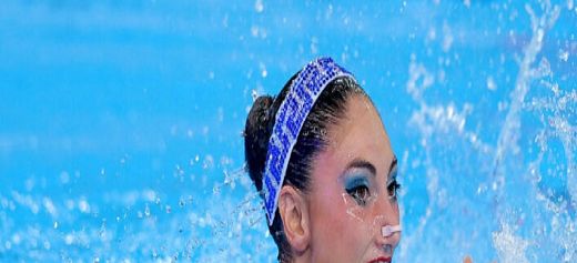 Το «Χρυσό» κορίτσι της καλλιτεχνικής κολύμβησης που χόρεψε συρτάκι στη Ντόχα και σάρωσε τα μετάλλια
