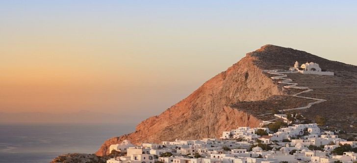 The Most Charmingly ‘Greek’ of All the Cyclades