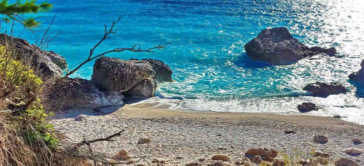 4 Greek beaches among the top 12 in Europe