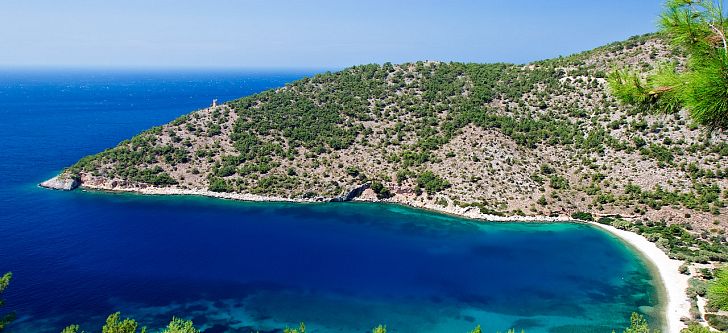 A Greek island among the top 10 dive sites in Europe
