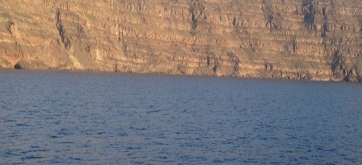 German and Greek scientists study underwater volcanoes in Santorini