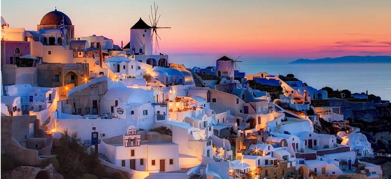 National Geographic: Santorini’s sunset in the World Top 10
