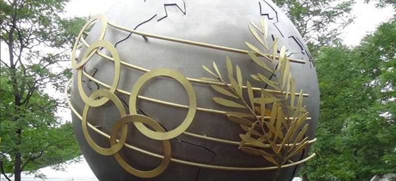 Greek artist’s sculpture adorns a park in Canada