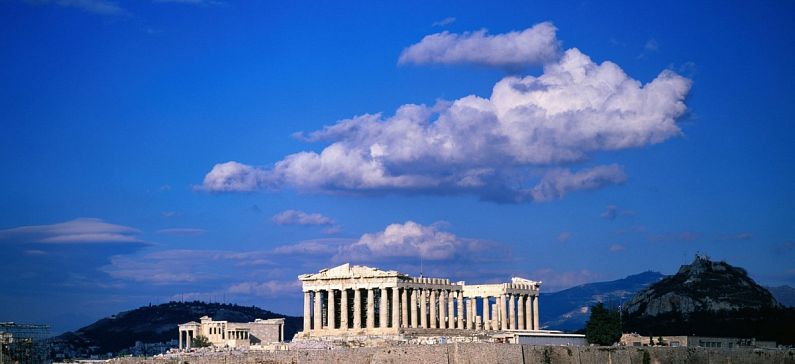 Acropolis among the top 10 European landmarks