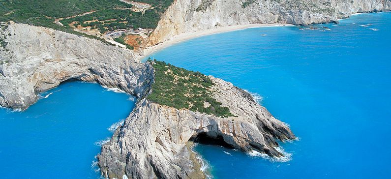 Δυο ελληνικά νησιά στους προορισμούς με τα πιο καθαρά νερά στον κόσμο