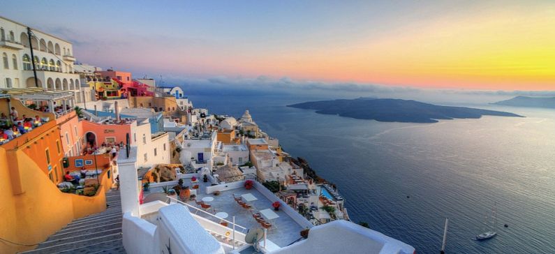 Top 9 things to do in Santorini