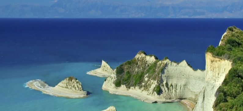 Το ελληνικό νησί που διαθέτει τις καλύτερες παραλίες