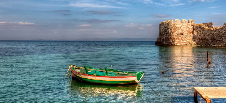 Ελληνικό νησί στα 10 καλύτερα μέρη στην Ευρώπη για λάτρεις του νερού