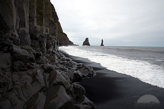 black-sand-beach-vik