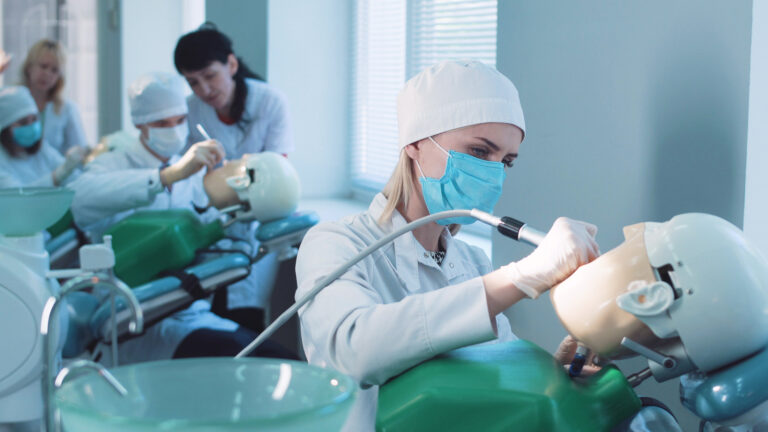 Athens Dental School - A Greek Dental School among the best 50 in the world | ellines.com
